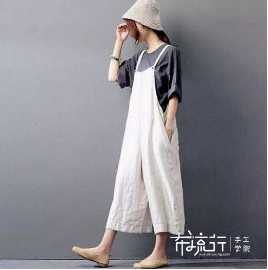 三款背带裤，带你重返18岁