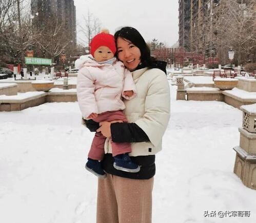 又一位32岁奥运冠军怀二胎！嫁给教练3年生一女，国际乒联送祝福