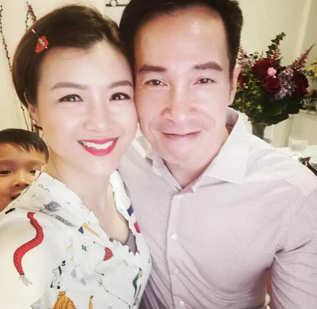 好男人！陈豪睡眠不足仍陪老婆逛街，陈茵媺变吃货调皮又可爱
