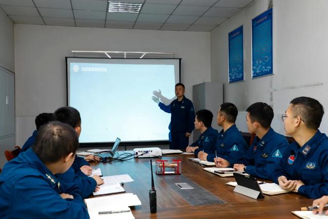 15张图，揭开机务官兵的“制胜密码”