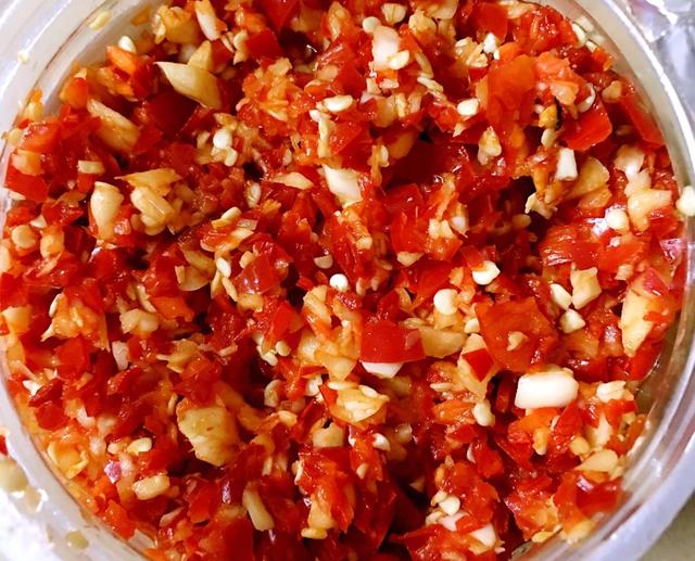 5斤辣椒4味调料料，教你自制正宗剁椒酱，放一年不坏，又香又辣