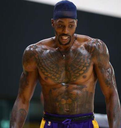 都知道NBA球星的肌肉強，但跟橄欖球運動員比，他們完全不夠看啊！-黑特籃球-NBA新聞影音圖片分享社區