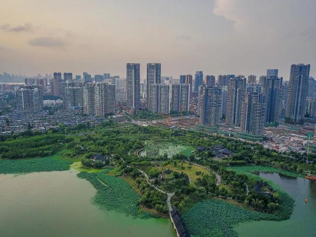真羡慕，敢留在武汉的人
