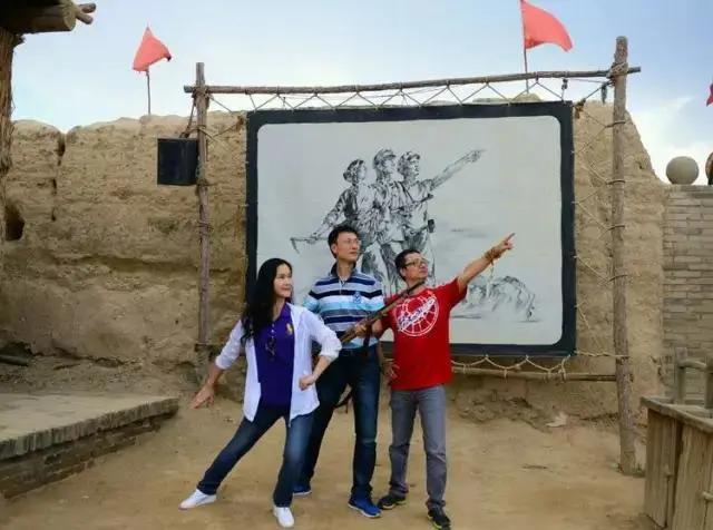 地摊经济时代，露天电影院能救市吗？