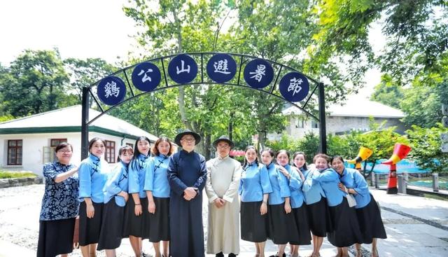 圓夢七月 不負韶華——雞公山喜待考生揮勤奮之筆 展滿腹才華