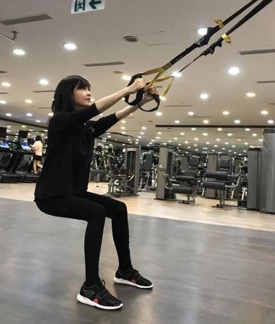 洗澡还在用手搓？死皮泥垢洗不掉，30年的澡都白洗了