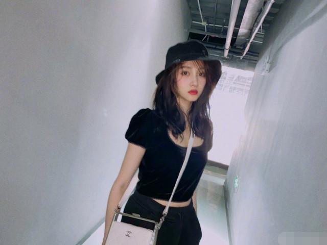 岁时|关晓彤自曝20岁时被骂哭 是什么原因让她现在以笑面对