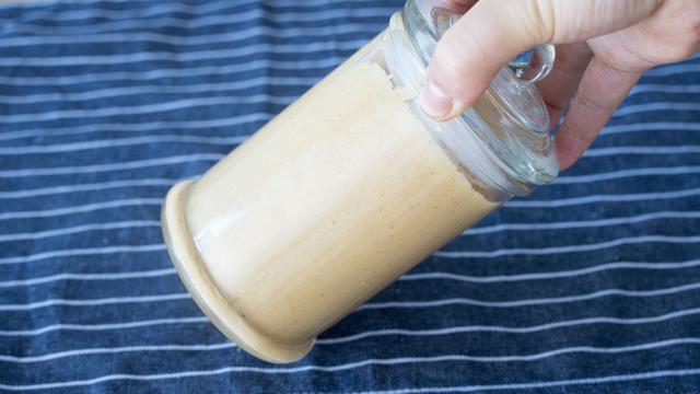 自制花生酱原来这么简单，只需3个步骤，香浓细腻，好吃无添加