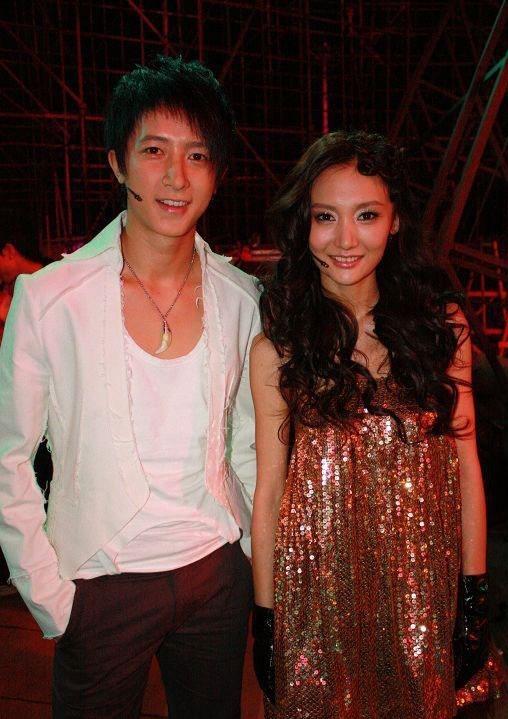 牛萌萌吸毒：三十加单身女让我相信“世界让我