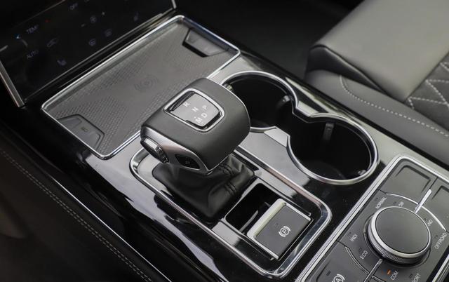 红旗一豪车被辜负，配3.0T V6+四驱，与Q7同级比Q5便宜，却少人懂