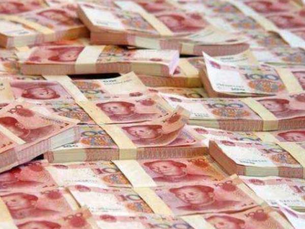 1958年老农向银行存了77元，如今取出，60多年的利