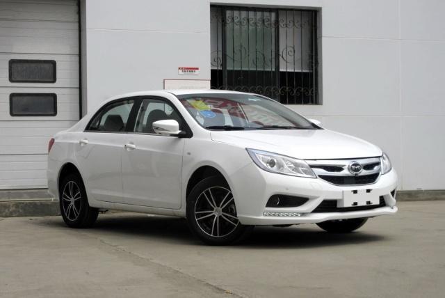 还买啥艾瑞泽5？老牌神车5万起，油耗6.5L加92油，