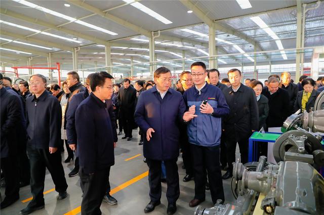 省委常委、市委书记王忠林到济南新材料产业园区观摩评议重点项目