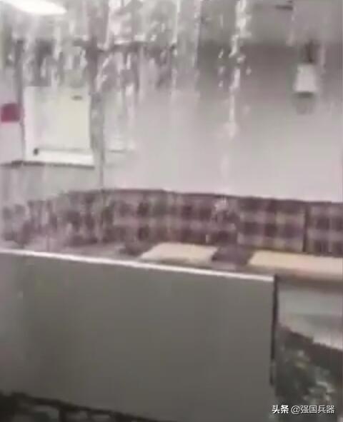 张召忠预言成真，英国航母被曝严重事故，急于组双航母却问题百出