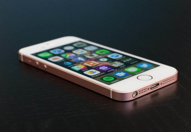 iPhone12售价曝光，库克挖了个“深坑”，国产手机