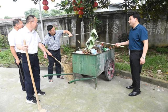 市人大常委会机关二支部开展主题党日活动