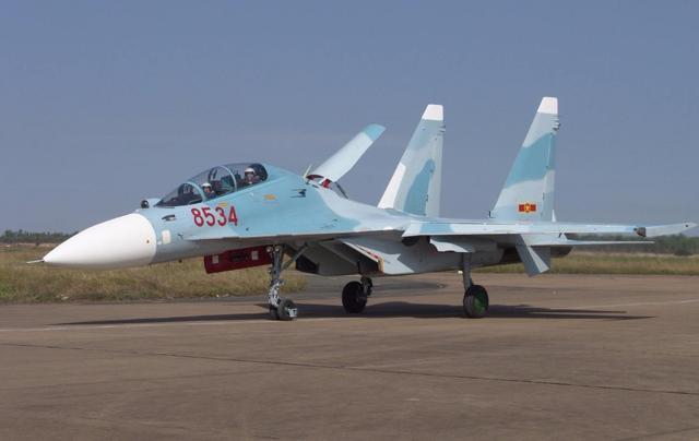 又一南海国家引狼入室，已向美国伸出橄榄枝，目标锁定10万吨航母