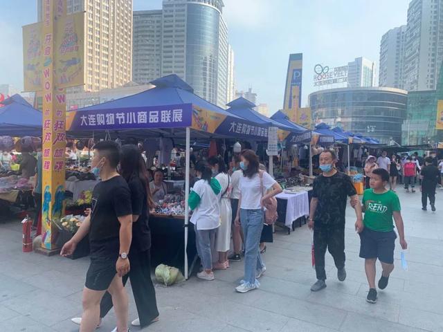 商场“接招”地摊经济，不但hold住而且还火了？