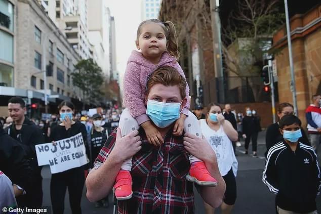 暴涨近400，悉尼多华人区中招，下周CBD有4000人黑人游行，不要命