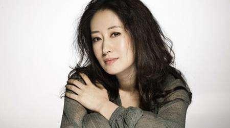 44岁的刘敏涛，借着综艺，终于圆了自己青春期的