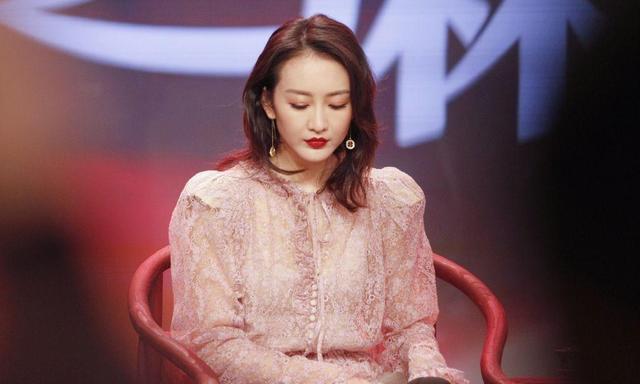 小孩|官方回应小孩被挂峭壁上拍照 场面让人揪心