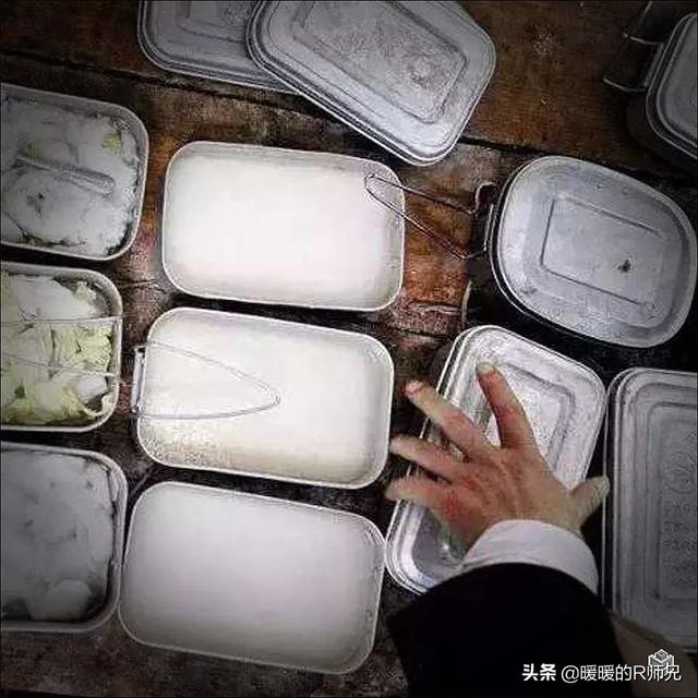 那些带饭的中年人