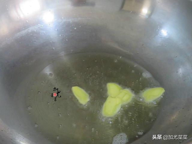 广东媳妇教你酱油鸡正宗做法，半碗酱油搞定，皮香肉滑，简单易学