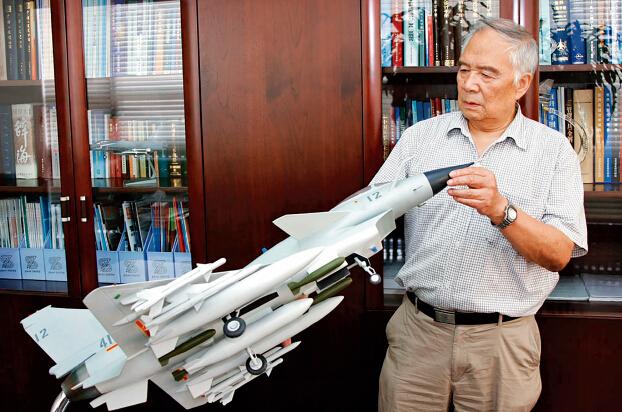 央视透露新消息：歼10将出现重大升级，下一个型号只能是歼10D