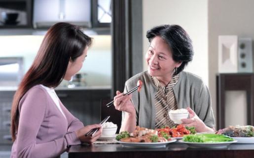 兒媳，你嫁來三年，只花錢不賺錢，以後實行AA制；求之不得