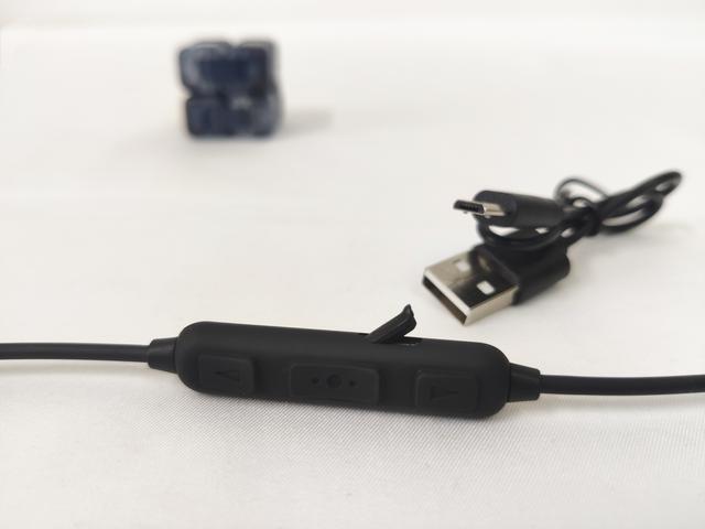 戴Airpods运动怕跑着跑着就消失了？南卡挂脖式耳机再也不怕丢