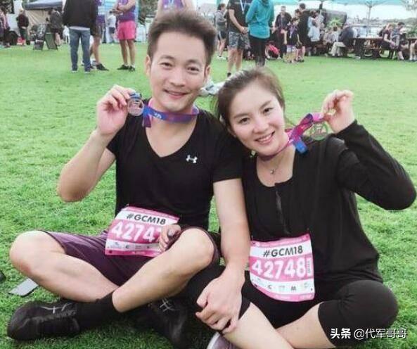 43岁喻恩泰被曝揩油多位女星，娶小10岁美女主播