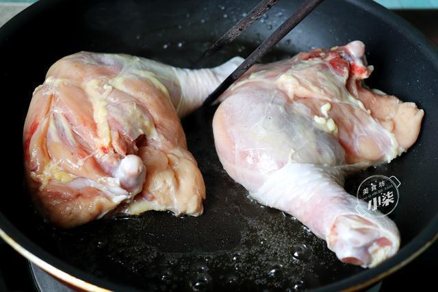 鸡肉这样做太香了，不油炸，不用烤箱，鲜嫩多汁，吃一次念念不忘