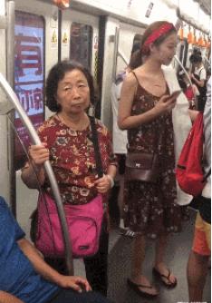 “撞衫不可怕，可怕的是跟谁撞衫”哈哈哈，妹