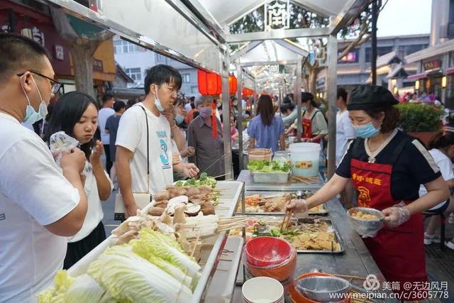 晋城南大街抓拍！众人排长队