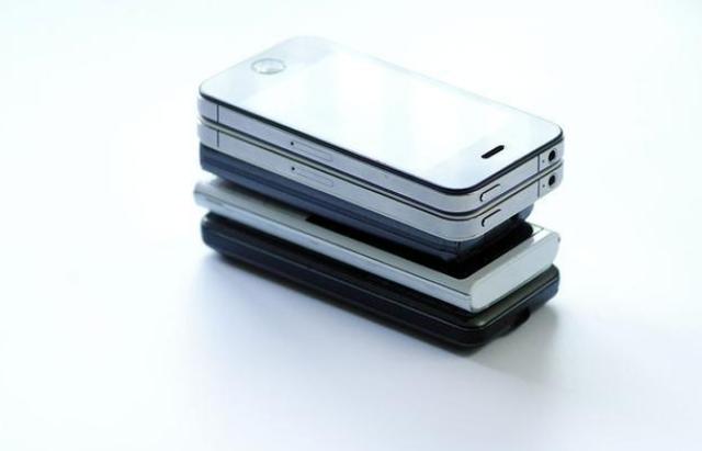 为买iPhone卖掉一个肾，如今手机不值百元，曾经卖肾少年现况如何