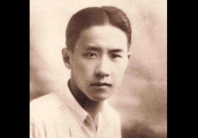 他们是青梅竹马，新婚前男友却将她送给47岁父亲