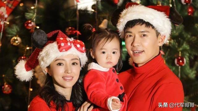 她当红时嫁小3岁男星，离婚后独自抚养女儿，如今40岁否认傍大款