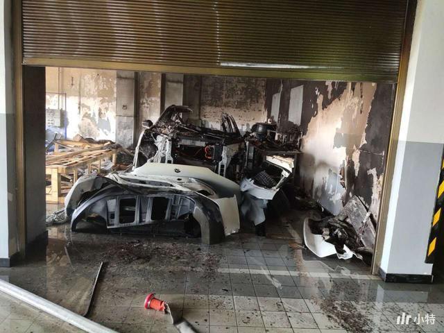 706km续航的小鹏P7只要25万！蔚来又着火了？