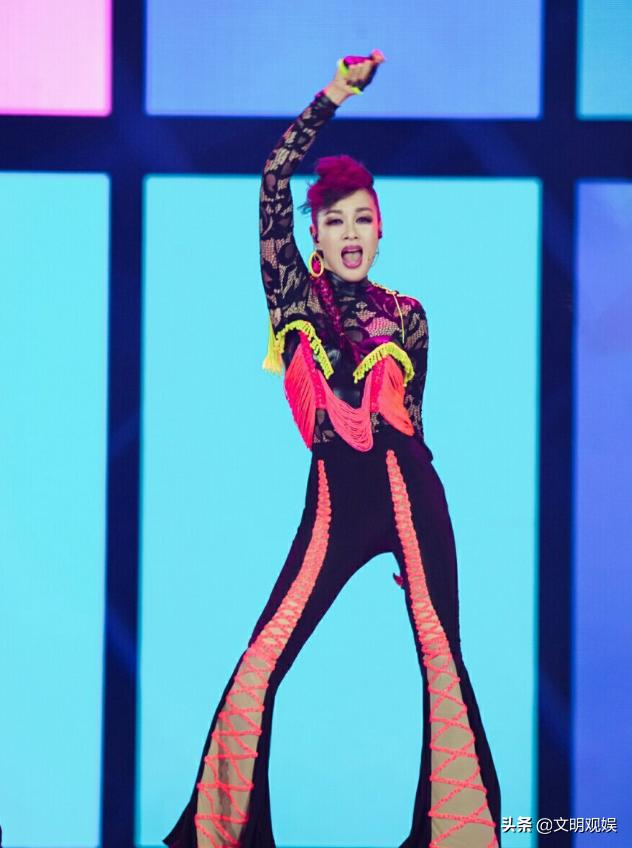 《乘风破浪的姐姐》：二公淘汰名单公布，这一组发挥超稳却被刷下