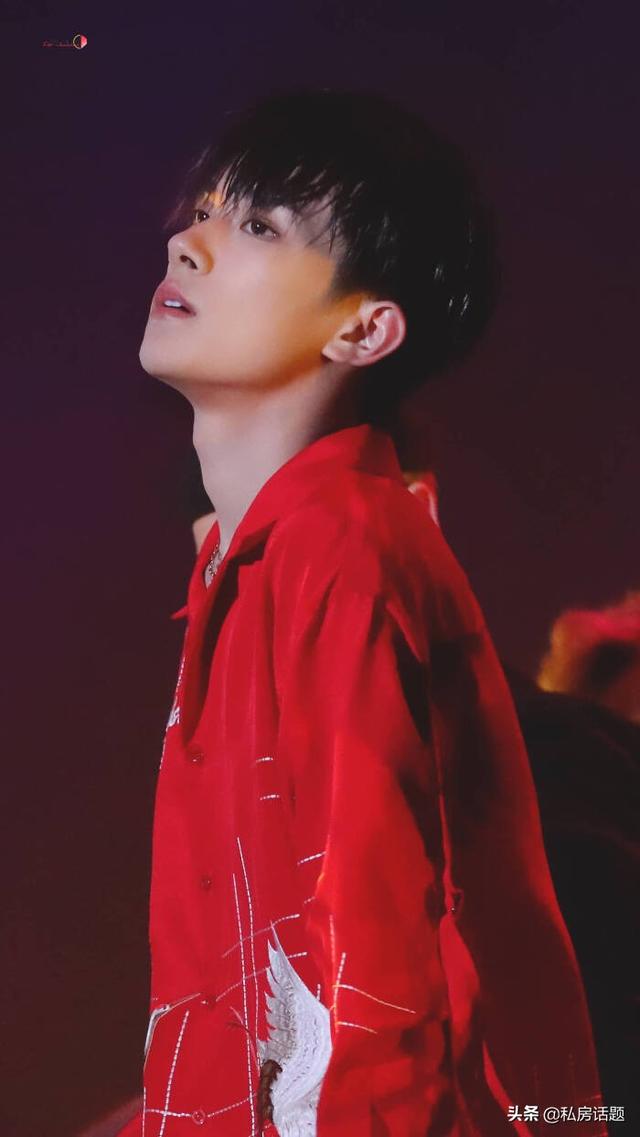 易烊千玺，一个被娱乐圈宠爱的人，你喜欢吗？