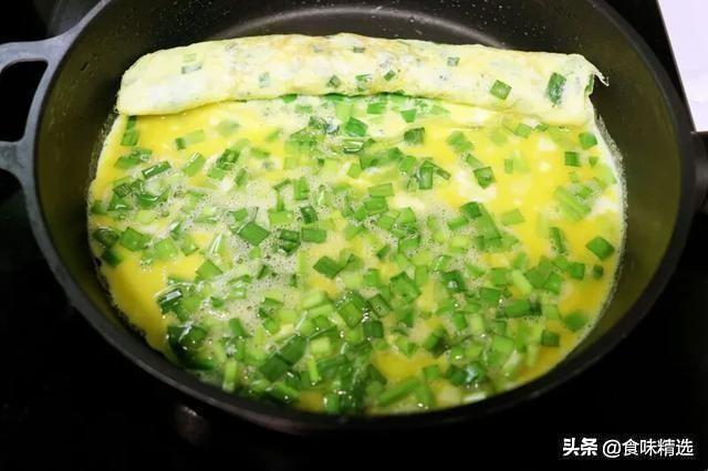做毛巾鸡蛋卷，可不是直接煎那么简单，教你正确做法，层层薄如纸