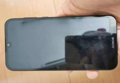 荣耀单摄低端机，仅469元，5.71英寸+八核处理器