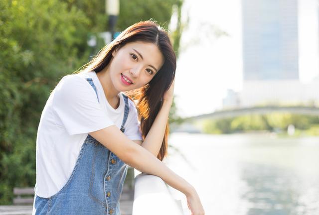 “好色”的男人，身上有这4个坏习惯，聪明女人