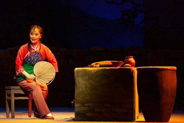 &ldquo;红心向党永歌唱&rdquo;主持人月阳与豫剧《红嫂颂》部分主创畅聊台前幕后