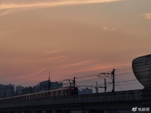 超感光下的夜色之美！摄影师眼中的荣耀30Pro+