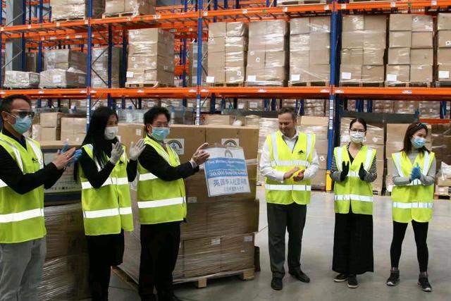 捐了足足4万个口罩，英国华人受害案仍然飙升，3个月至少267起