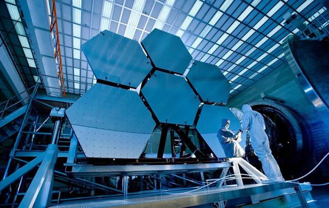 美国拿出杀手锏！高超音速导弹要一夜间作废，