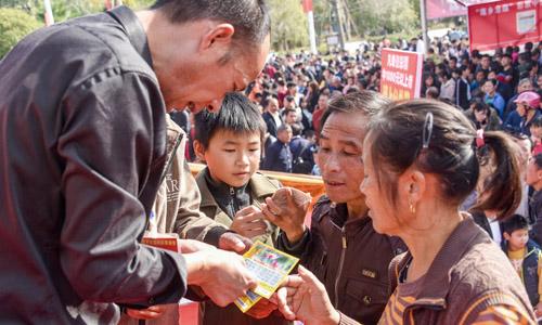 彩票中百万大奖，领奖却成“蒙面人”？