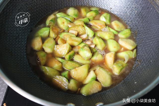 豆腐这样做太好吃了，不炒不油炸，加3根丝瓜，出锅比红烧还香