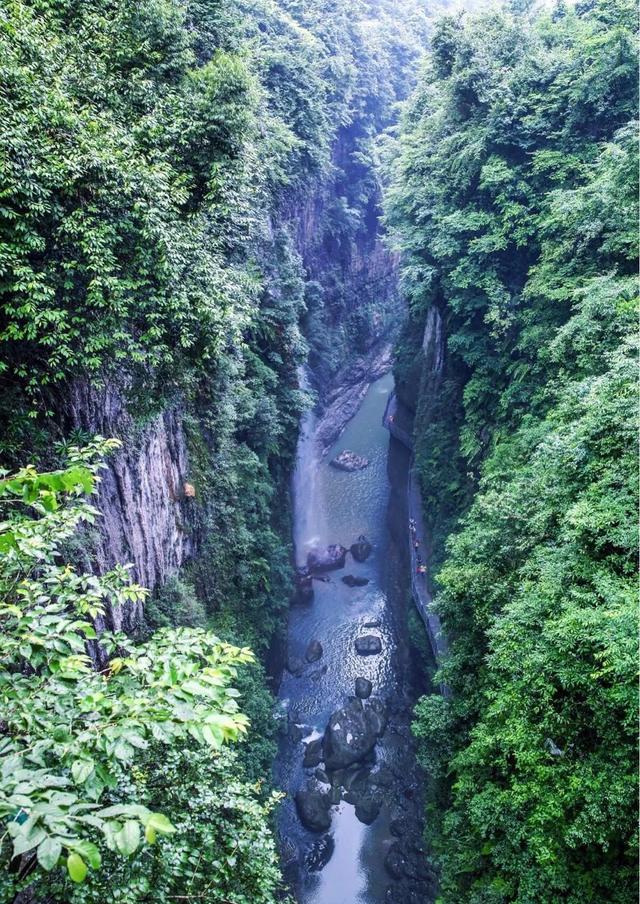 2020下半年最美旅行地！凉爽到不用开空调的山城，景美人不多